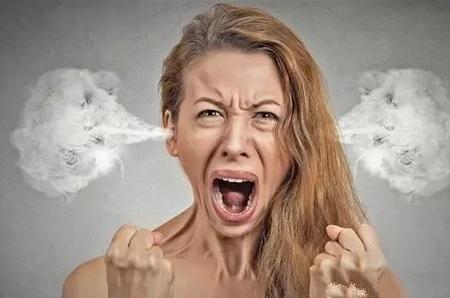 一点小事就暴躁的女人怎么办_女人暴躁易怒的原因